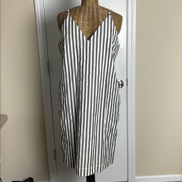 Everlane The Poplin Slip Dress - Picture 2 of 7